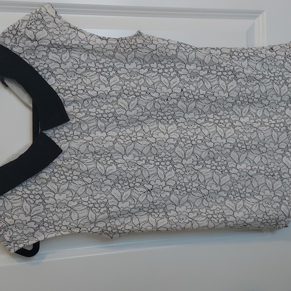 Express sleeveless lace shell